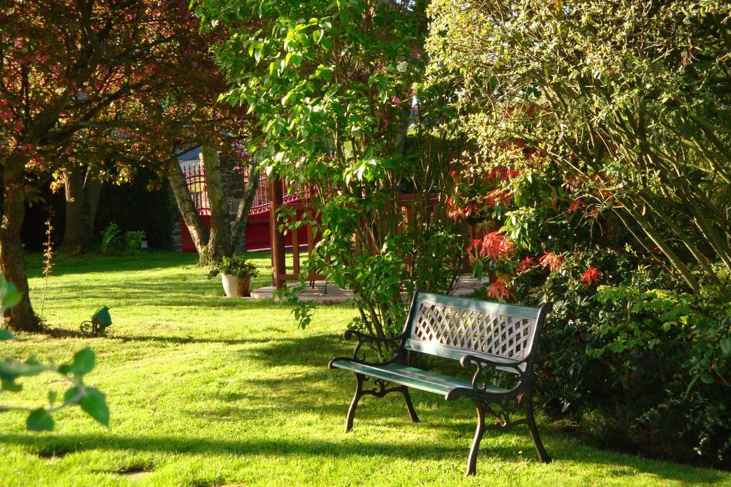 Bed and Breakfast Au Jardin D'Eloise Tremereuc Exterior foto