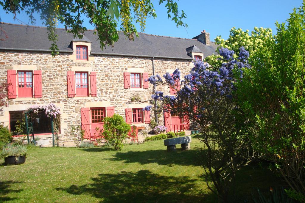 Bed and Breakfast Au Jardin D'Eloise Tremereuc Exterior foto