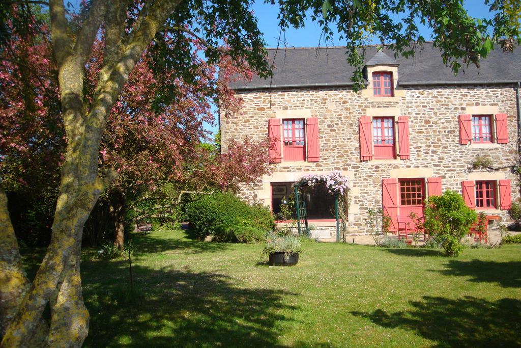 Bed and Breakfast Au Jardin D'Eloise Tremereuc Exterior foto