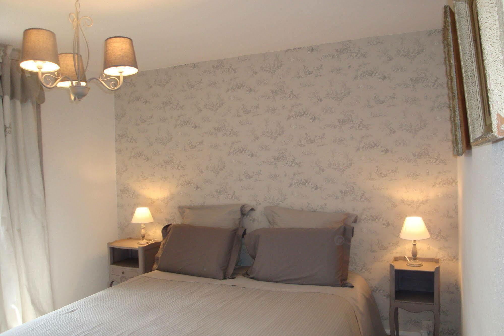 Bed and Breakfast Au Jardin D'Eloise Tremereuc Exterior foto
