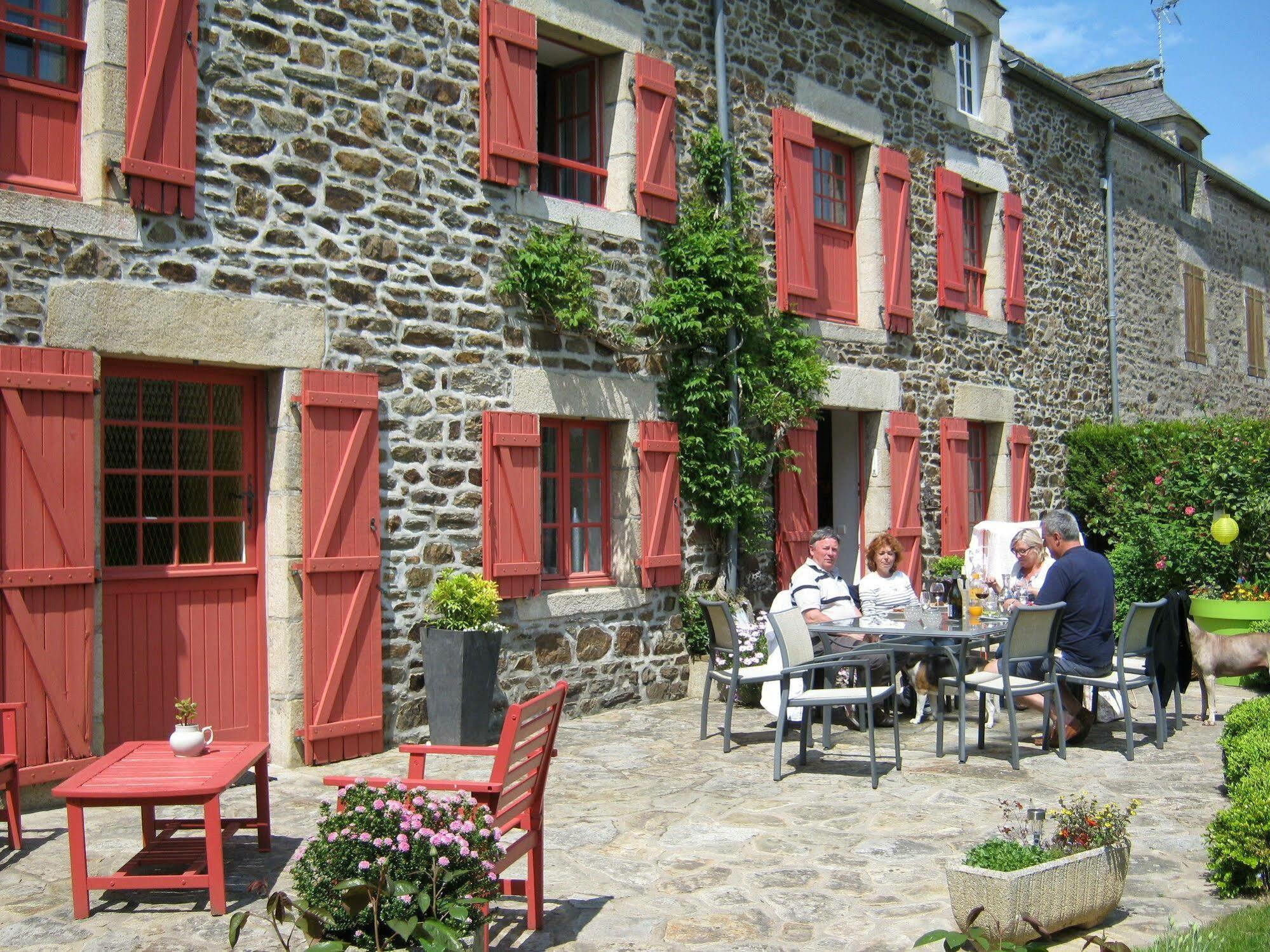 Bed and Breakfast Au Jardin D'Eloise Tremereuc Exterior foto